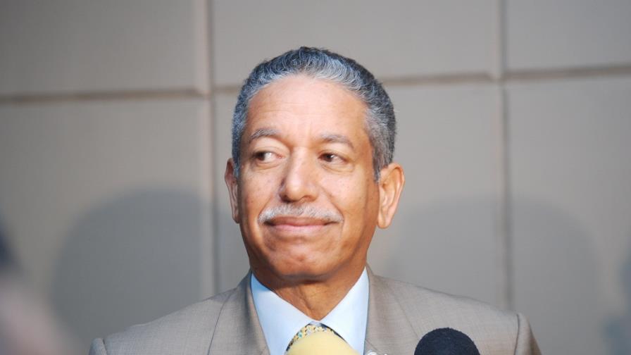 Héctor Guzmán considera positiva decisión de Medina de reducir viceministros