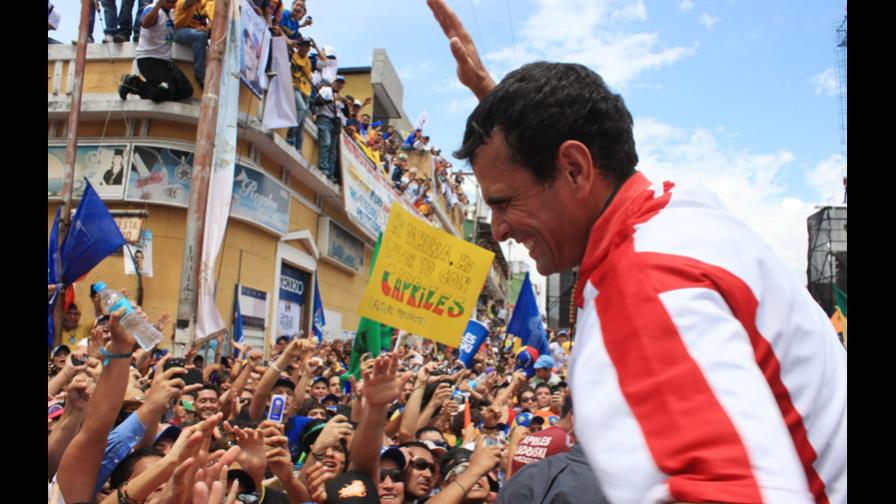 Capriles pide a sus seguidores que voten sin miedo