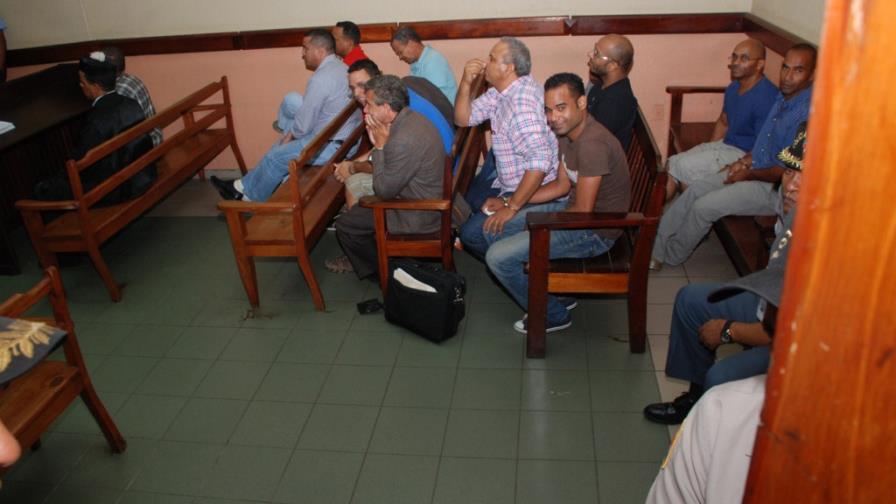 Detalla contrato de pilotos y compra de aeronaves para narco