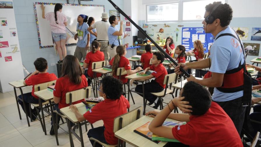 Está lista la música de Profe por accidente