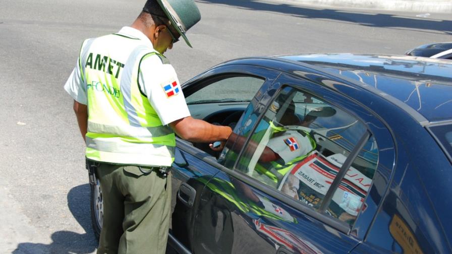 Más de 175 mil no renovaron marbetes; detienen 200 carros