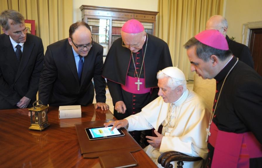 Benedicto XVI desembarca en Twitter con la cuenta @pontifex en ocho idiomas