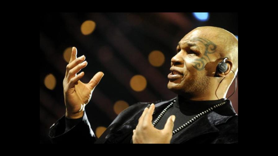 Tyson asegura que descubrió a Brad Pitt practicando sexo con su exmujer