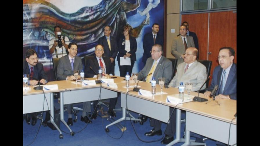 Nomura ve difícil que gobierno renueve pacto FMI antes mayo