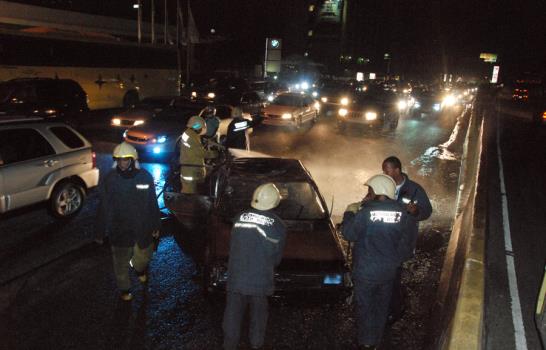 Se incendia carro de concho en la Kennedy