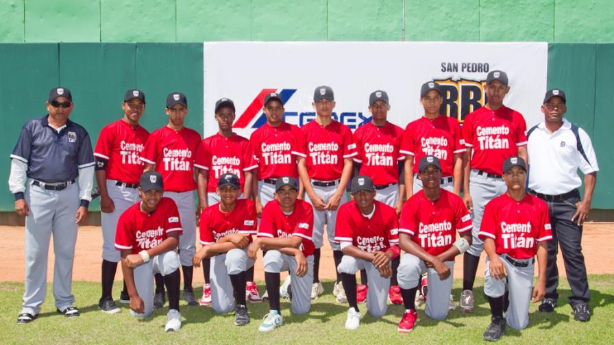 Cemex y RBI San Pedro dan apoyo a jóvenes peloteros