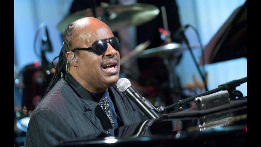 Stevie Wonder solicita el divorcio de su esposa, Kai Millard