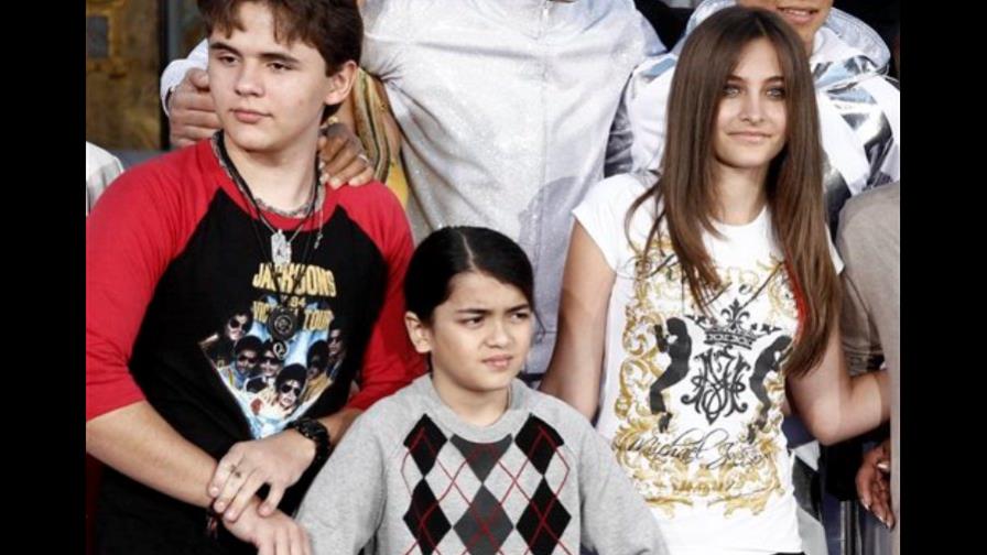 Hermanos cuestionan a albaceas de testamento de Michael Jackson