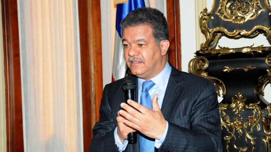 Presidente es sacado de emergencia de acto por ventarrón Presidente es sacado de emergencia de acto por ventarrón