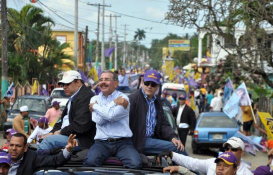 Danilo recorre pueblos del Cibao en caravana