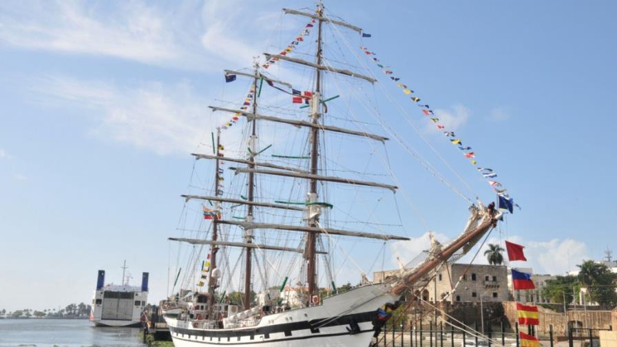 Cientos visitaron buque escuela venezolano