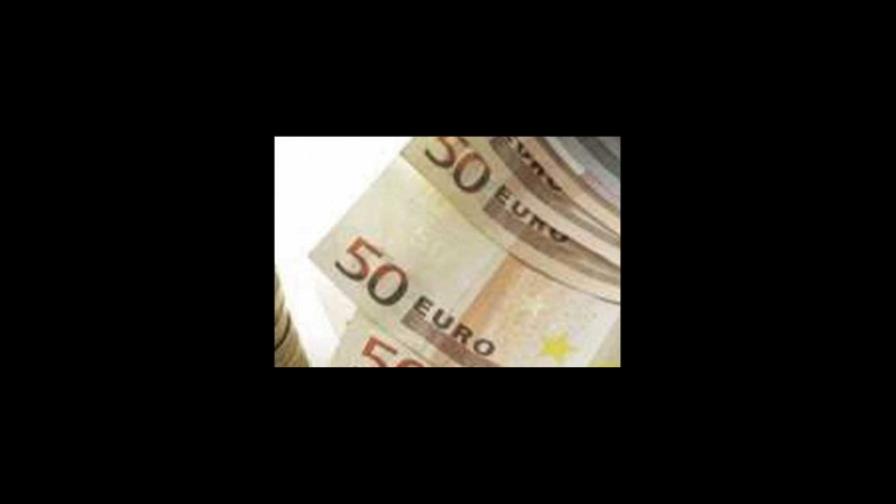 Doce bancos anuncian participación en programa de quita de deuda griega