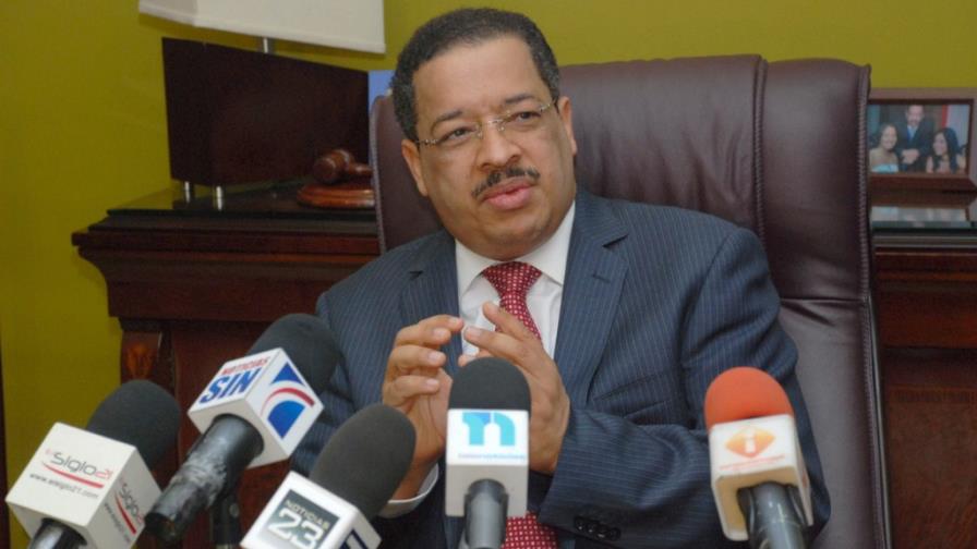 JCE rechaza solicitud para que LF no haga campaña