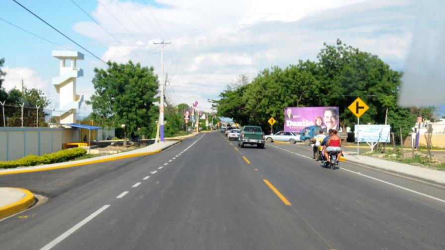 LF inaugura carretera Mao-Stgo. Rodríguez