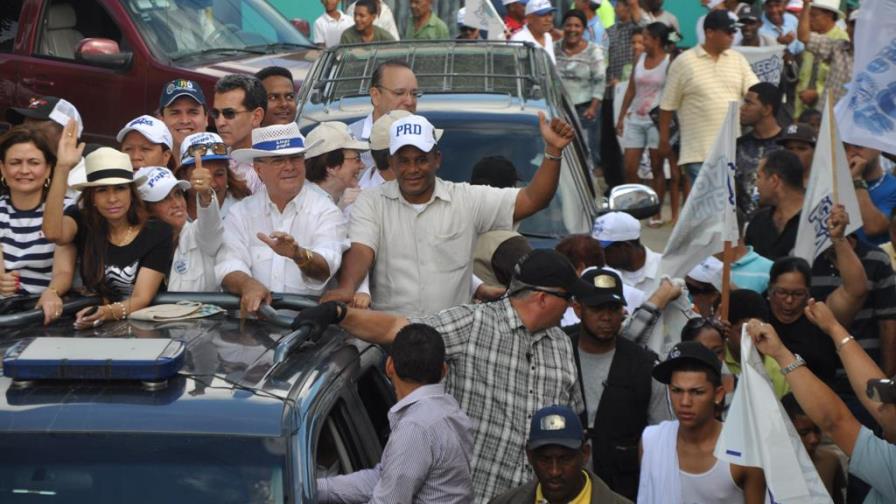Dos fueron apedreados durante caravana PRD