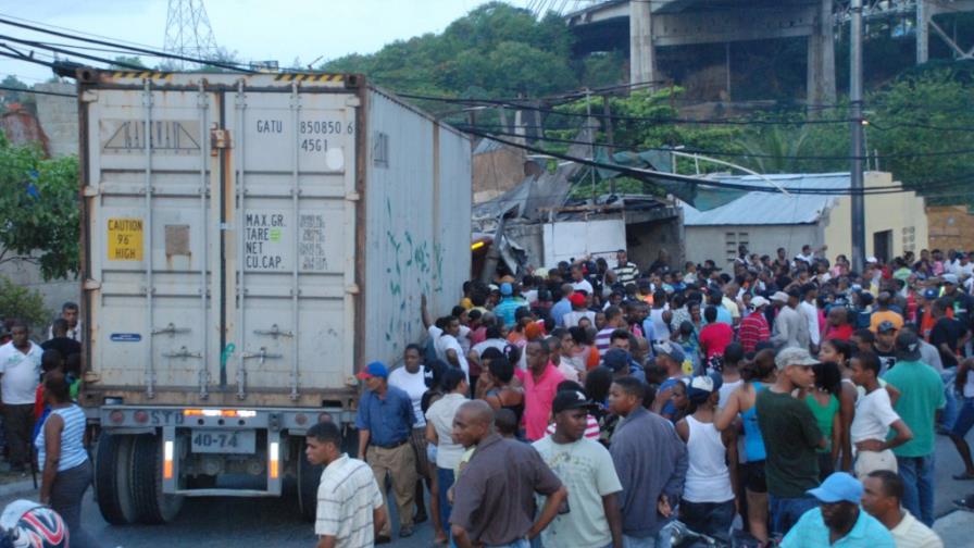 Dos muertos y 3 heridos por choque de patana