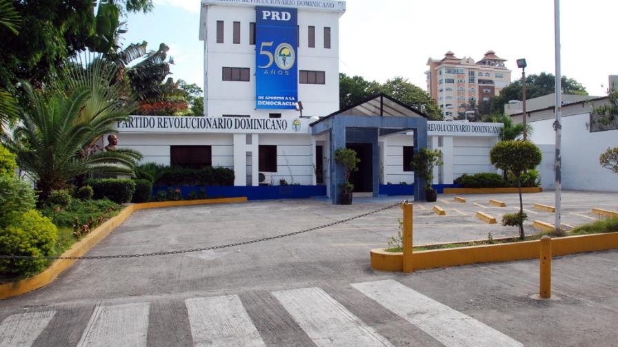 Grupos del PRD prestos a debatir crisis ante el TSE