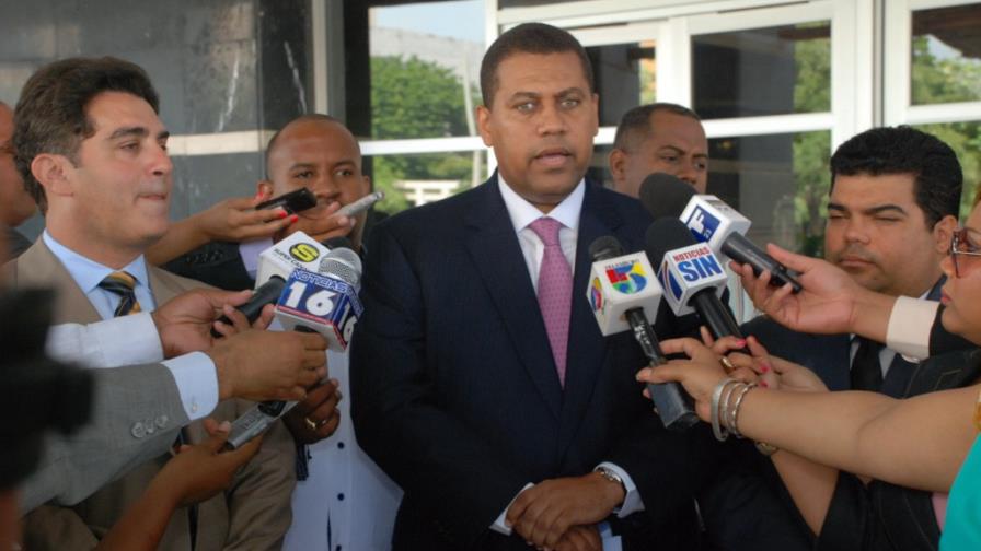 Guido y Adames someten tres diputados