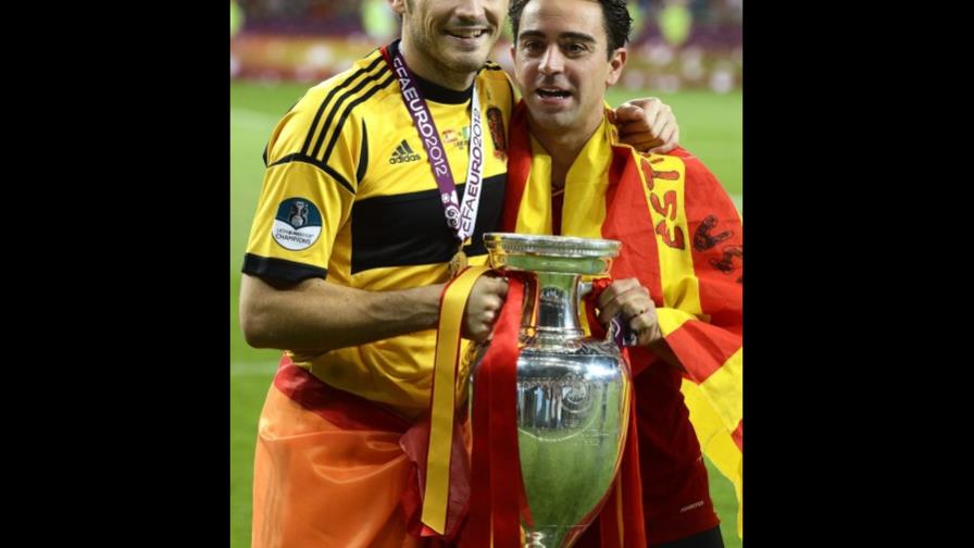 Casillas-Xavi, modelo de deportividad y compañerismo más allá de rivalidades Casillas-Xavi, modelo de deportividad y compañerismo más allá de rivalidades