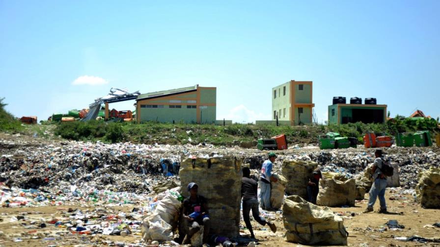 Ventarrón vuela techo del Ecoparque Rafey