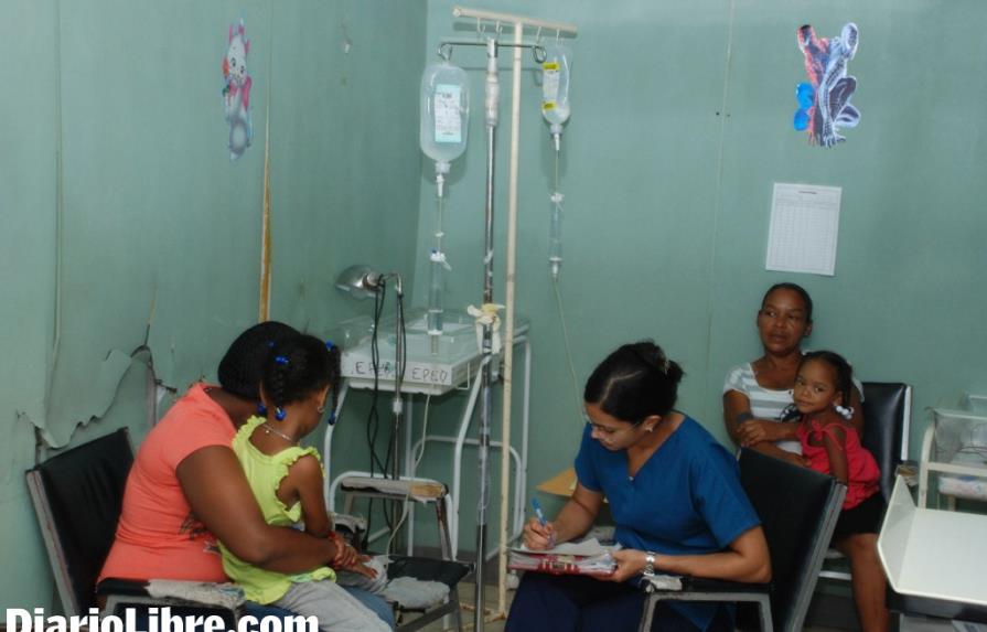 Casos de dengue continúan incrementándose en hospitales