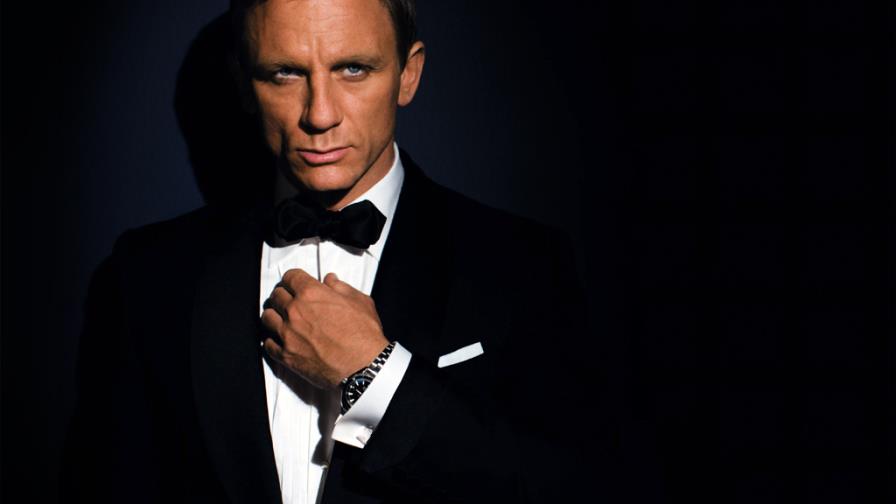 El mundo homenajea a James Bond en su cincuenta cumpleaños El mundo homenajea a James Bond en su cincuenta cumpleaños
