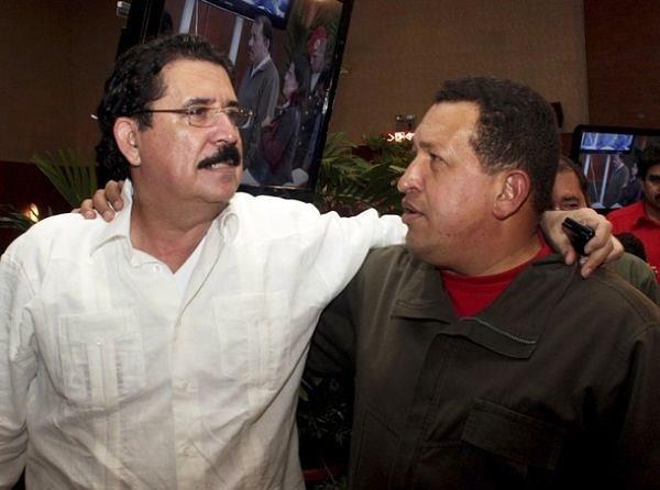 Zelaya de nuevo salpicado por supuesta donación millonaria de Chávez
