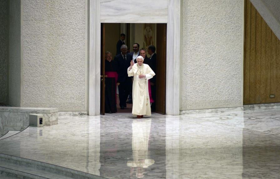 Benedicto XVI dice que el hombre y la mujer no son fruto de la casualidad