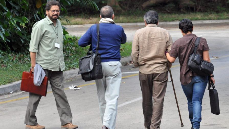 FARC llaman a la participación para lograr auténtica democracia en Colombia