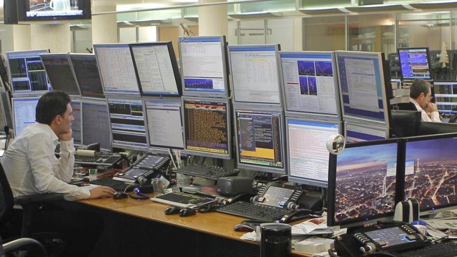 Francia disminuye su calificación crediticia