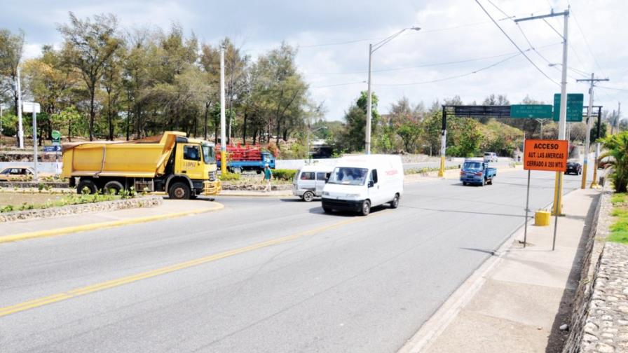 Moradores de la avenida 25 de Febrero demandan semáforo Moradores de la avenida 25 de Febrero demandan semáforo