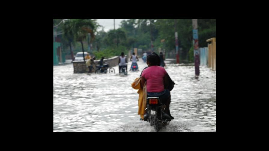 Mantienen en alerta 18 provincias; mañana empezará a disminuir la lluvia