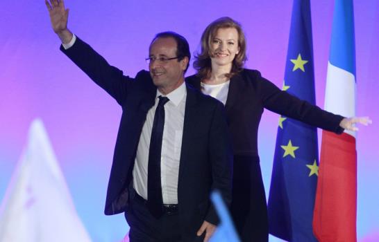 Hollande vence a Sarkozy, el último derrotado por la crisis en Europa Hollande vence a Sarkozy, el último derrotado por la crisis en Europa