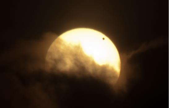 Venus visto desde Santo Domingo en su tránsito por el Sol Venus visto desde Santo Domingo en su tránsito por el Sol