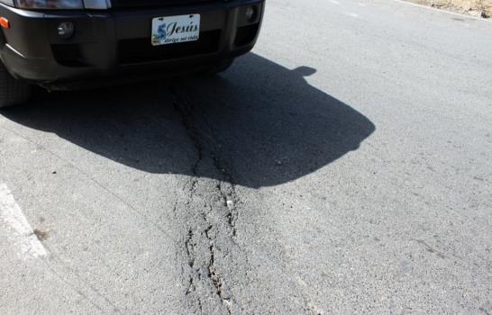 Carretera se hunde por falla