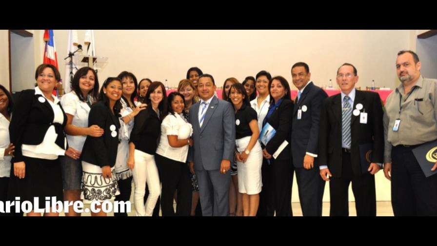 IDAC premia a 140 buenos servidores