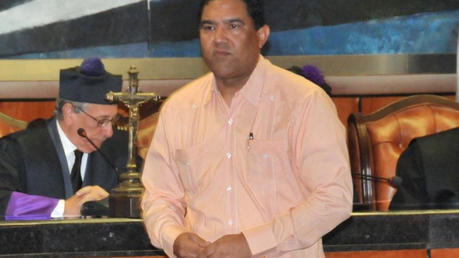 Diputado acusado de sustraer una menor renuncia a su inmunidad