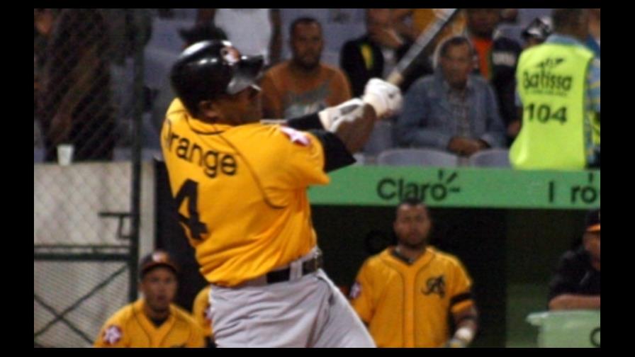 Héctor Luna decide con jonrón triunfo de Águilas