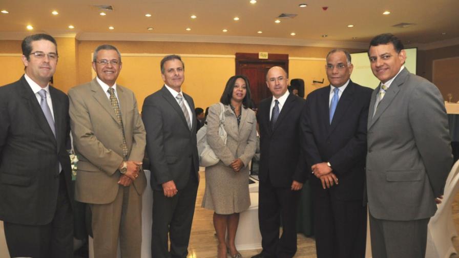 El Ministro de Trabajo propone dividir jornada laboral en 4 y 4