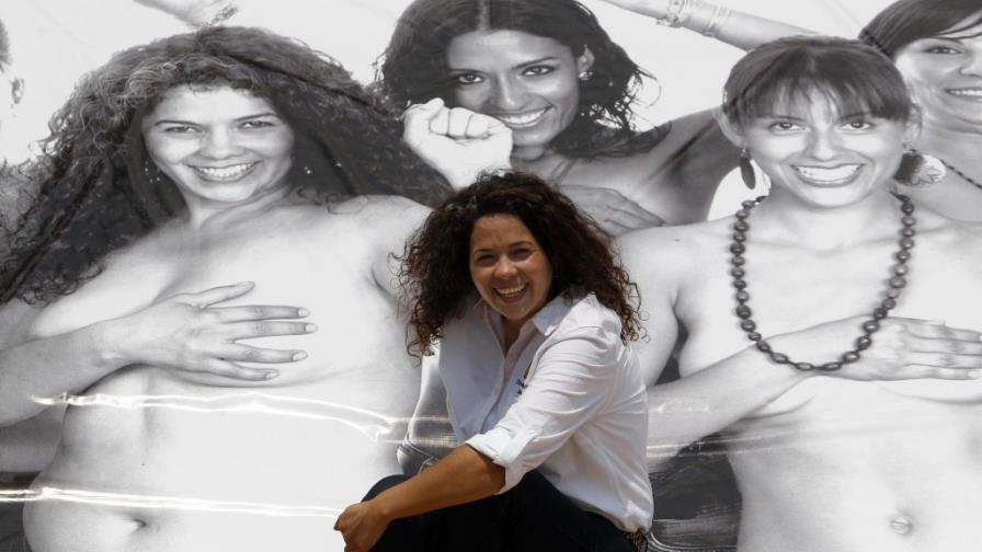 Una candidata mexicana a diputada posa semidesnuda en busca de votos