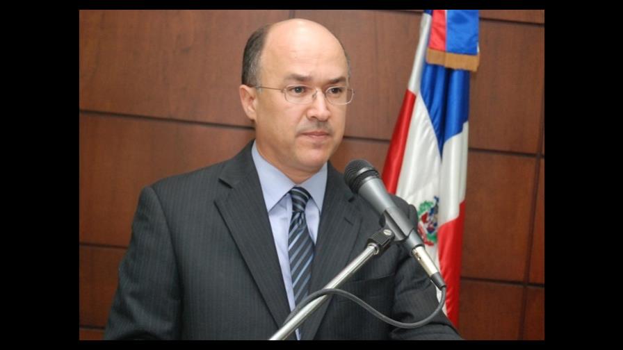 Domínguez Brito dice es ilegal llamado a paro de FENATRADO