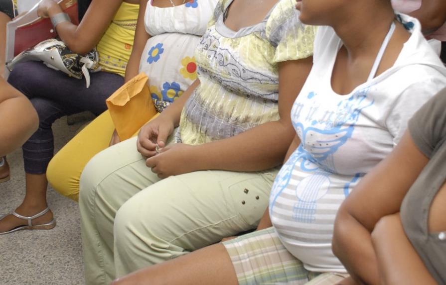 Azua tiene la tasa más alta de embarazos de adolescentes