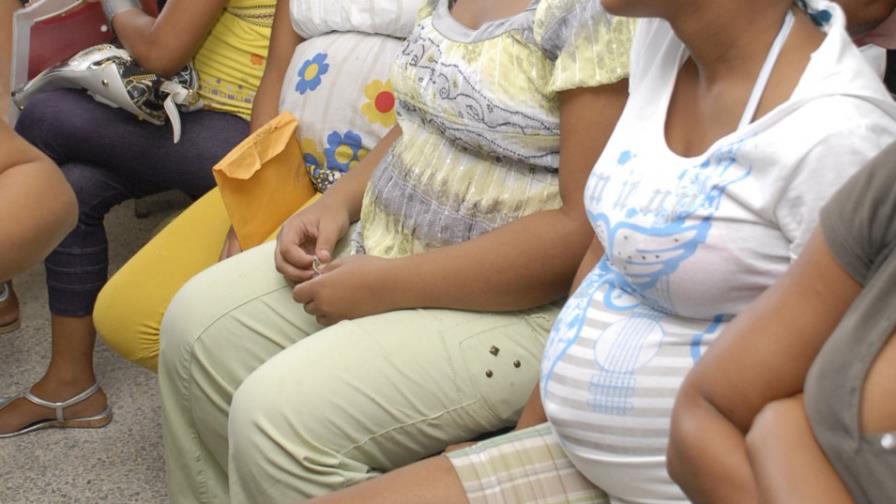 Azua tiene la tasa más alta de embarazos de adolescentes