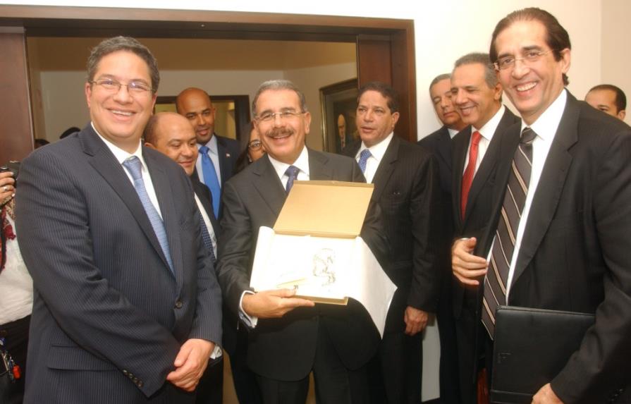 Danilo Medina gestionará financiamiento en Colombia para eléctricidad