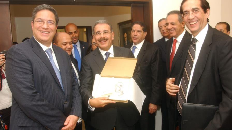 Danilo Medina gestionará financiamiento en Colombia para eléctricidad
