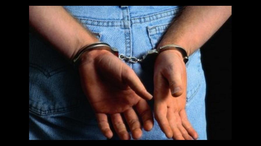 Arrestan dominicano acusado de llevar droga en la mochila de hijos a New York