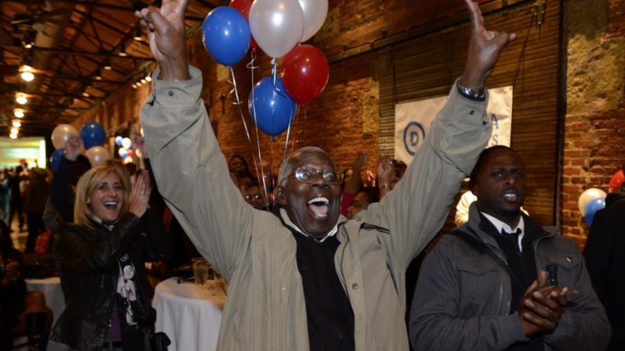 Obama gana por el momento en 8 estados y Romney en 5, según las proyecciones