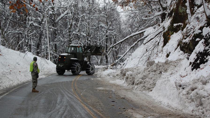 Cancelan vuelos hacia Nueva York y Nueva Jersey por la nieve