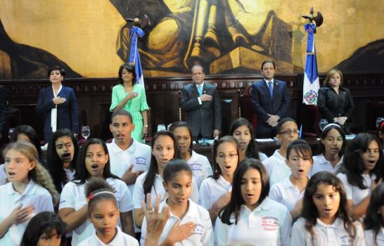 Cámara de Diputados pone en circulación Constitución Dominicana Infantil