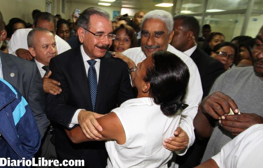 Presidente ordena remodelar hospital Luis E. Aybar